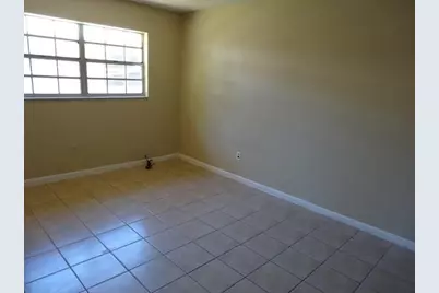 2400 NW 21st Street #3, Fort Lauderdale, FL 33311 - Photo 10