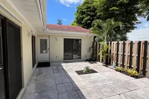 4397 Woodstock Dr, West Palm Beach, FL 33409 - Photo 4