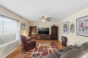 397 La Mancha Ave, Royal Palm Beach, FL 33411 - Photo 8