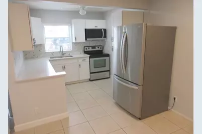 2572 Emory Drive E #J, West Palm Beach, FL 33415 - Photo 2