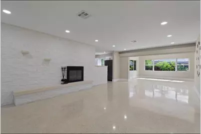 570 SE 2nd Avenue, Pompano Beach, FL 33060 - Photo 6