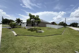103 SW Oakridge Dr, Port Saint Lucie, FL 34984 - Photo 2