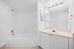 200 N Crestwood Ct N, Royal Palm Beach, FL 33411 - Photo 10