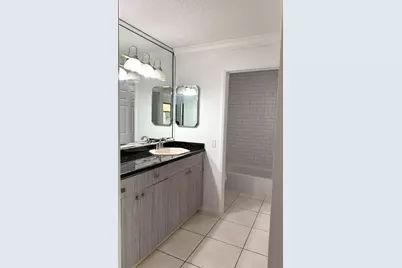 405 Lakeview Drive E, Royal Palm Beach, FL 33411 - Photo 8