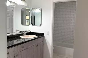 405 Lakeview Dr E, Royal Palm Beach, FL 33411 - Photo 8