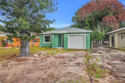 2002 Avenue M, Fort Pierce, FL 34950 - Photo 1