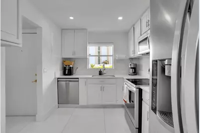 700 SE 6th Avenue #107, Deerfield Beach, FL 33441 - Photo 18