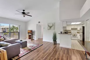 1400 S Crestwood Ct S, Royal Palm Beach, FL 33411 - Photo 4
