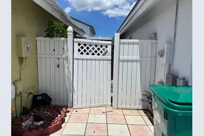 18476 NW 52nd Path, Miami Gardens, FL 33055 - Photo 4