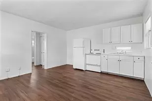 271 SW 1st St, Deerfield Beach, FL 33441 - Photo 4