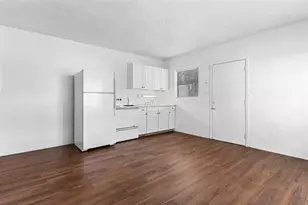 271 SW 1st St, Deerfield Beach, FL 33441 - Photo 2