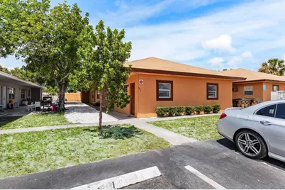 271 SW 1st Street #1-4, Deerfield Beach, FL 33441 - Photo 1