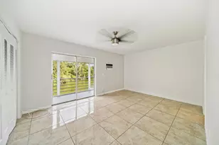114 Northampton F, West Palm Beach, FL 33417 - Photo 10