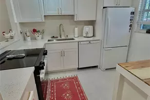 3060 Holiday Springs Blvd, Margate, FL 33063 - Photo 10