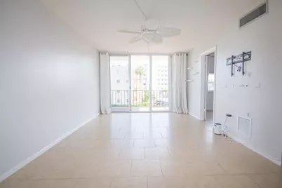 301 Croton Avenue #303, Lantana, FL 33462 - Photo 2