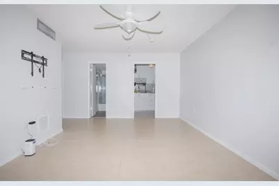 301 Croton Avenue #303, Lantana, FL 33462 - Photo 4