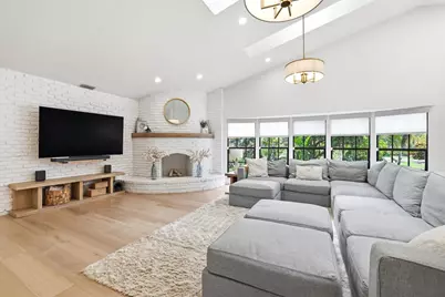 15395 Meadow Wood Drive, Wellington, FL 33414 - Photo 8