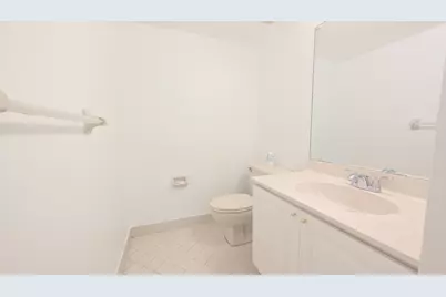 105 Lake Emerald #810, Oakland Park, FL 33309 - Photo 14