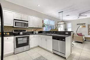 10751 Oak Bend Way, Wellington, FL 33414 - Photo 14