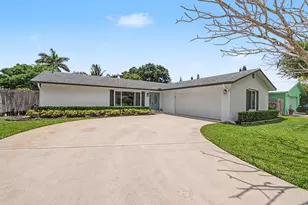 126 Chapel Ln, Tequesta, FL 33469 - Photo 2