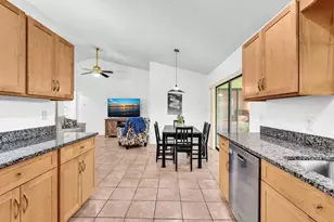 425 Shadow Wood Ln, Coral Springs, FL 33071 - Photo 20