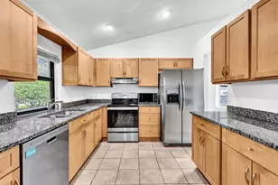 425 Shadow Wood Ln, Coral Springs, FL 33071 - Photo 18