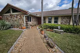 197 NW 113th Way, Coral Springs, FL 33071 - Photo 6