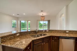 172 Manor Cir, Jupiter, FL 33458 - Photo 6