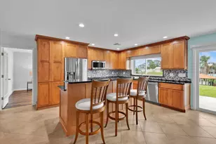 611 SE Harborview Dr, Port Saint Lucie, FL 34983 - Photo 12