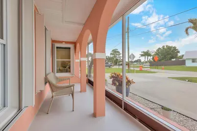 611 SE Harborview Drive, Port Saint Lucie, FL 34983 - Photo 6