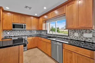 611 SE Harborview Dr, Port Saint Lucie, FL 34983 - Photo 14
