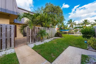 2471 Waterside Drive, Lake Worth, FL 33461 - Photo 2