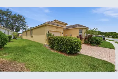 7229 Cataluna Circle, Delray Beach, FL 33446 - Photo 6
