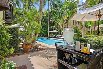 301 Australian Avenue #305, Palm Beach, FL 33480 - Photo 12