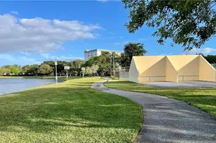 2307 S Cypress Bend Dr, Pompano Beach, FL 33069 - Photo 20
