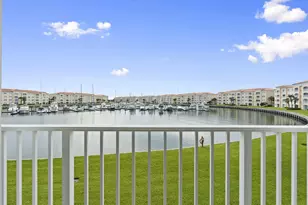 11 Harbour Isle Dr W, Fort Pierce, FL 34949 - Photo 2