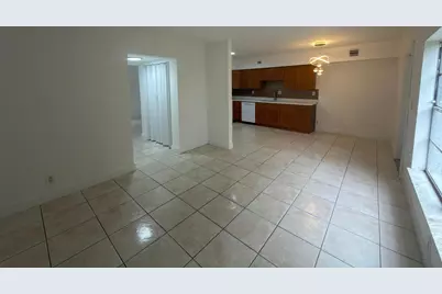 6583 Boulevard Of Champions, North Lauderdale, FL 33068 - Photo 8