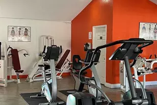 18840 NW 57th Ave, Hialeah, FL 33015 - Photo 18