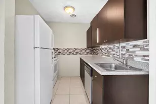 2743 NW 2nd St, Boynton Beach, FL 33435 - Photo 4