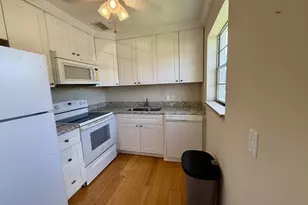 73 Hastings E, West Palm Beach, FL 33417 - Photo 4