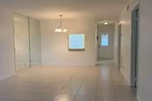 542 Franconia Cir, Lake Worth, FL 33467 - Photo 4