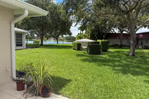542 Franconia Cir, Lake Worth, FL 33467 - Photo 14
