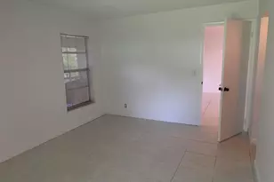 542 Franconia Cir, Lake Worth, FL 33467 - Photo 10