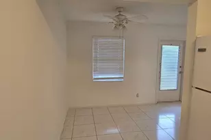 227 Kent N, West Palm Beach, FL 33417 - Photo 4