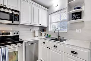 242 SW 9th St, Pompano Beach, FL 33060 - Photo 10