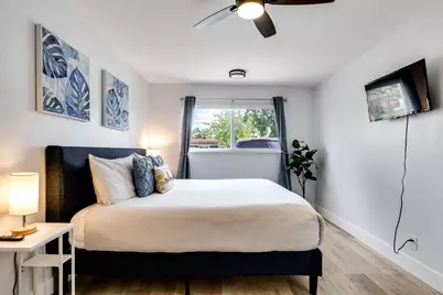 242 SW 9th Street, Pompano Beach, FL 33060 - Photo 12