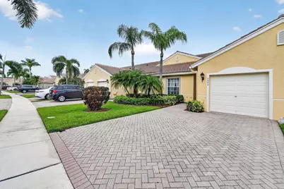 9442 Bridgeport Drive, West Palm Beach, FL 33411 - Photo 4