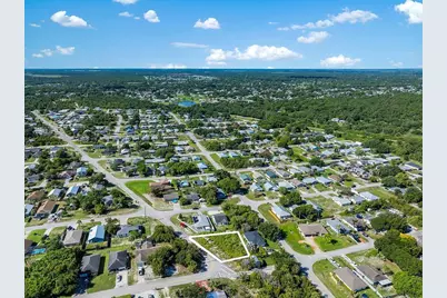1325 2nd Road SW, Vero Beach, FL 32962 - Photo 2
