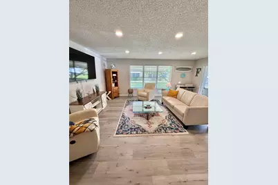 1342 High Point Way SE #D, Delray Beach, FL 33445 - Photo 2