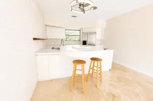 461 SW 54th Ave, Plantation, FL 33317 - Photo 10